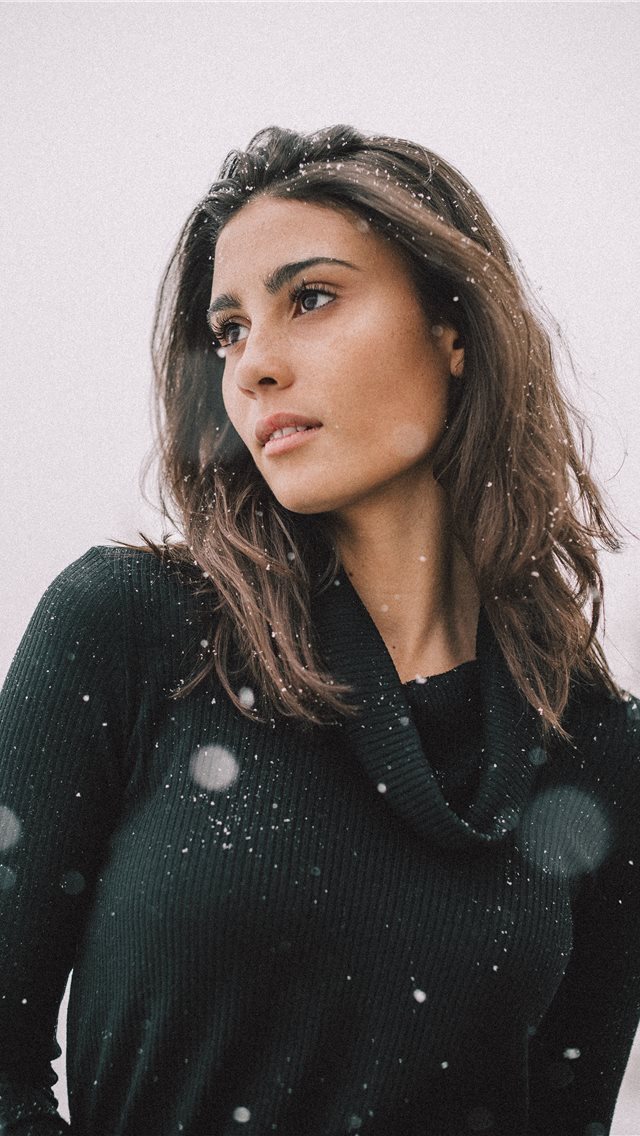 640x1136 woman wearing black long sleeved shirt on snow fie... - human iPhone Wallpaper