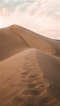 Hiking in the Great Sand Dunes National Park the m... wallpaper