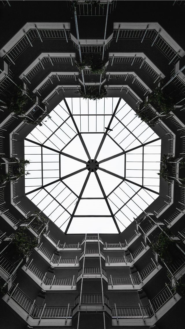 640x1136 Fasanenstraße 62 (Innenhof)  Berlin  Germany - berlin iPhone Wallpaper
