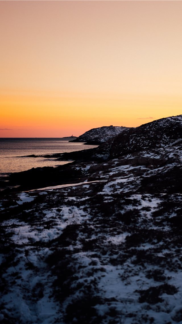 640x1136 A view of the Duncan's Cove coastline line trail a... - canada iPhone Wallpaper