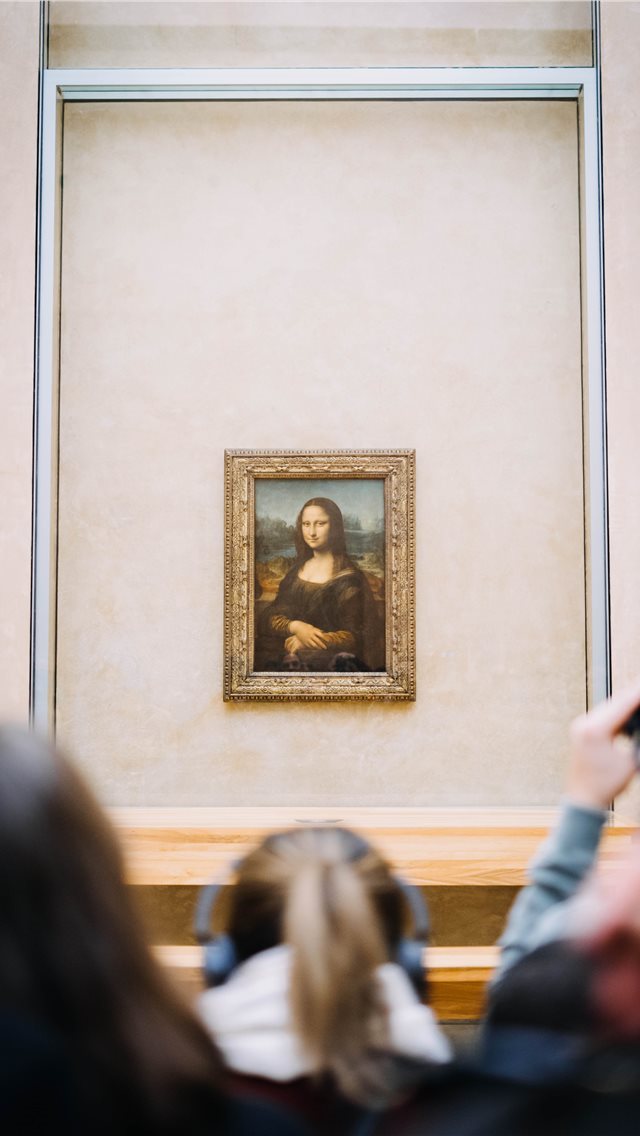 640x1136 Mona Lisa amongst the crowd - france iPhone Wallpaper
