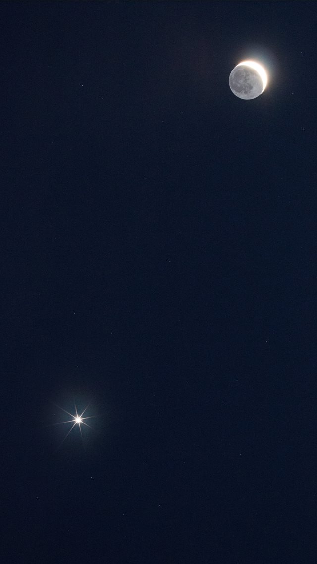 Moon and Venus iPhone wallpaper 