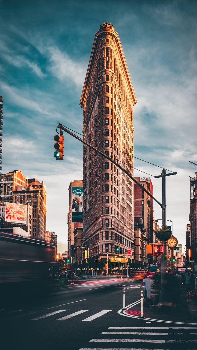 640x1136 Flatiron Building  New York  United States - road iPhone Wallpaper