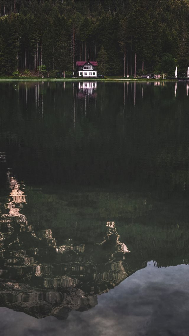 Lake Toblach! iPhone wallpaper 