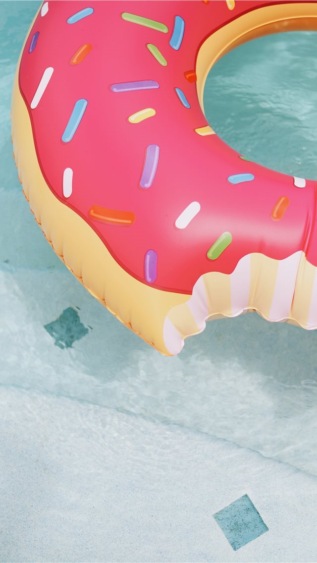 640x1136 donut floatie in pool - cake iPhone Wallpaper