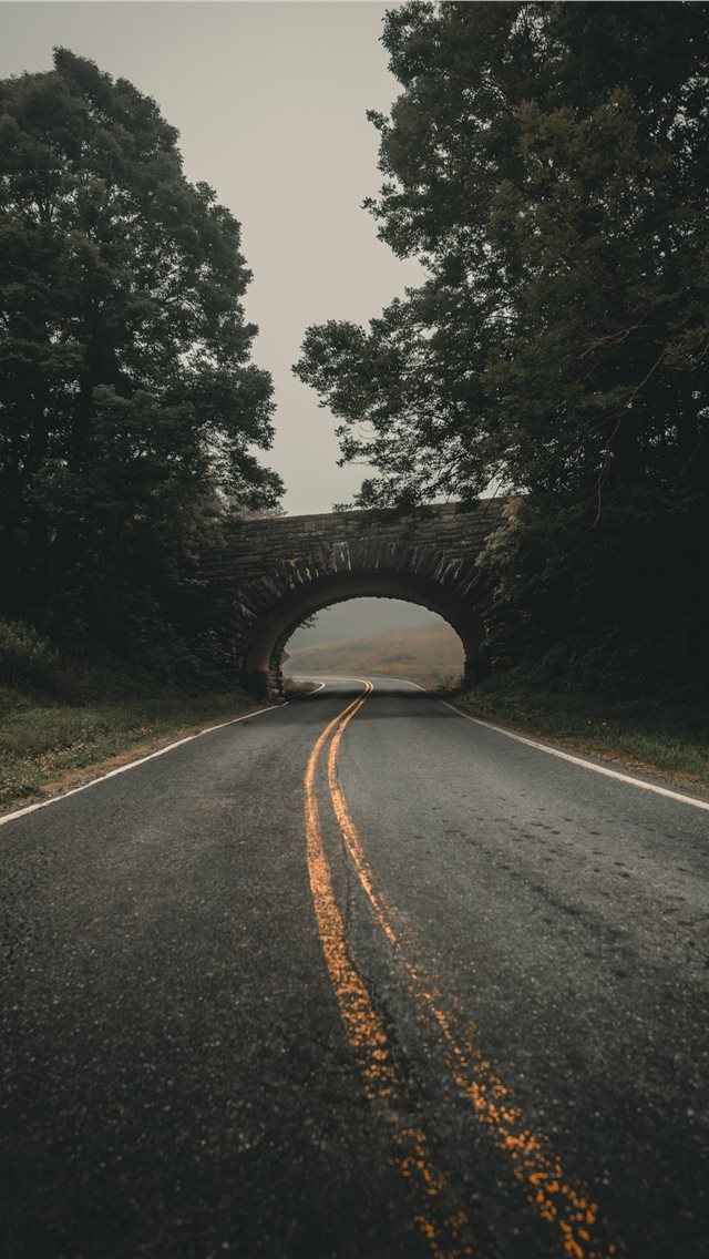 640x1136 Searching for trolls in North Carolina - highway iPhone Wallpaper