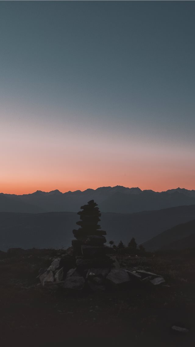 Silhouette of the Zillertal Alps! iPhone wallpaper 