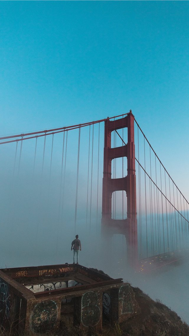 640x1136 Huper Photos   Joshua Earle standing before the Go... -  iPhone Wallpaper