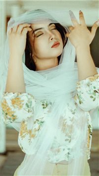 Beautiful fine art portrait of a gorgeous model we... wallpaper