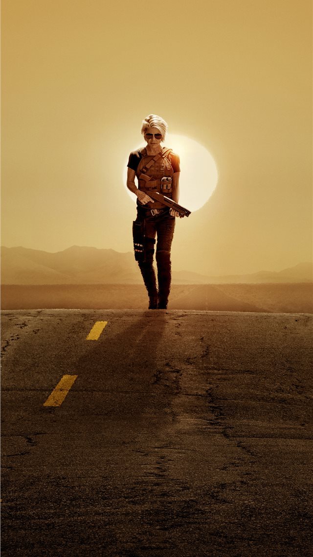 640x1136 linda hamilton in terminator dark fate 2019 4k - terminator dark fate iPhone Wallpaper