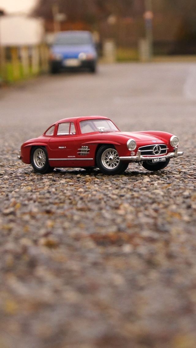 640x1136 Little Mercedes - road iPhone Wallpaper