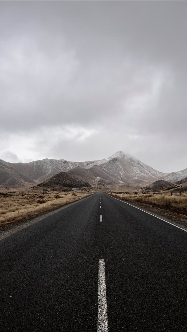 640x1136 Queenstown  New Zealand - highway iPhone Wallpaper
