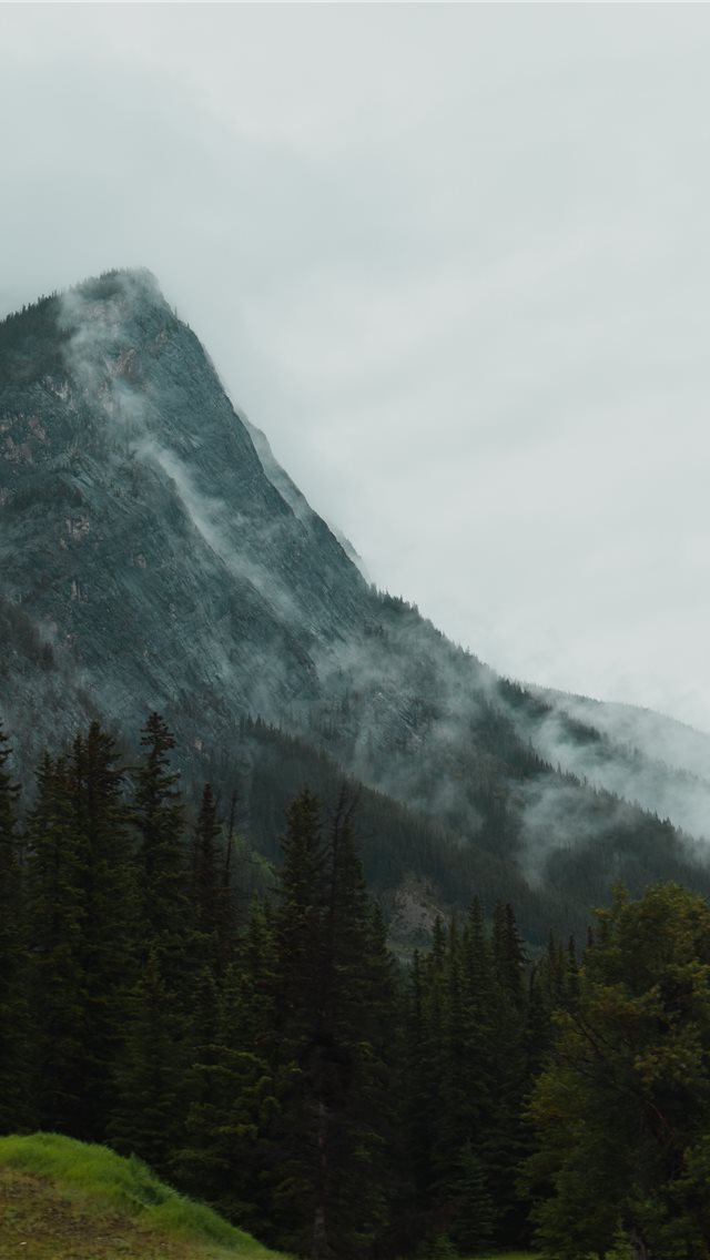 Mountains in Banff National Park iPhone wallpaper 