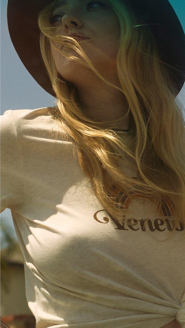 640x1136 dakota fanning the edit by net a porter photoshoot - photoshoot iPhone Wallpaper
