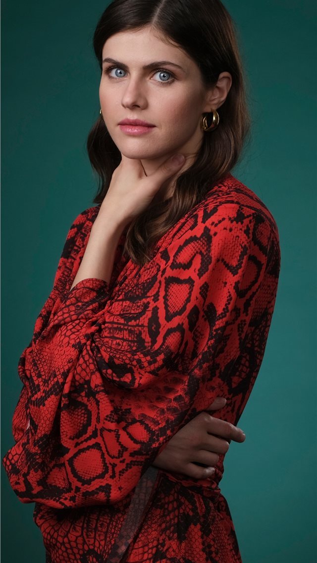 640x1136 alexandra daddario 2019 5k -  iPhone Wallpaper