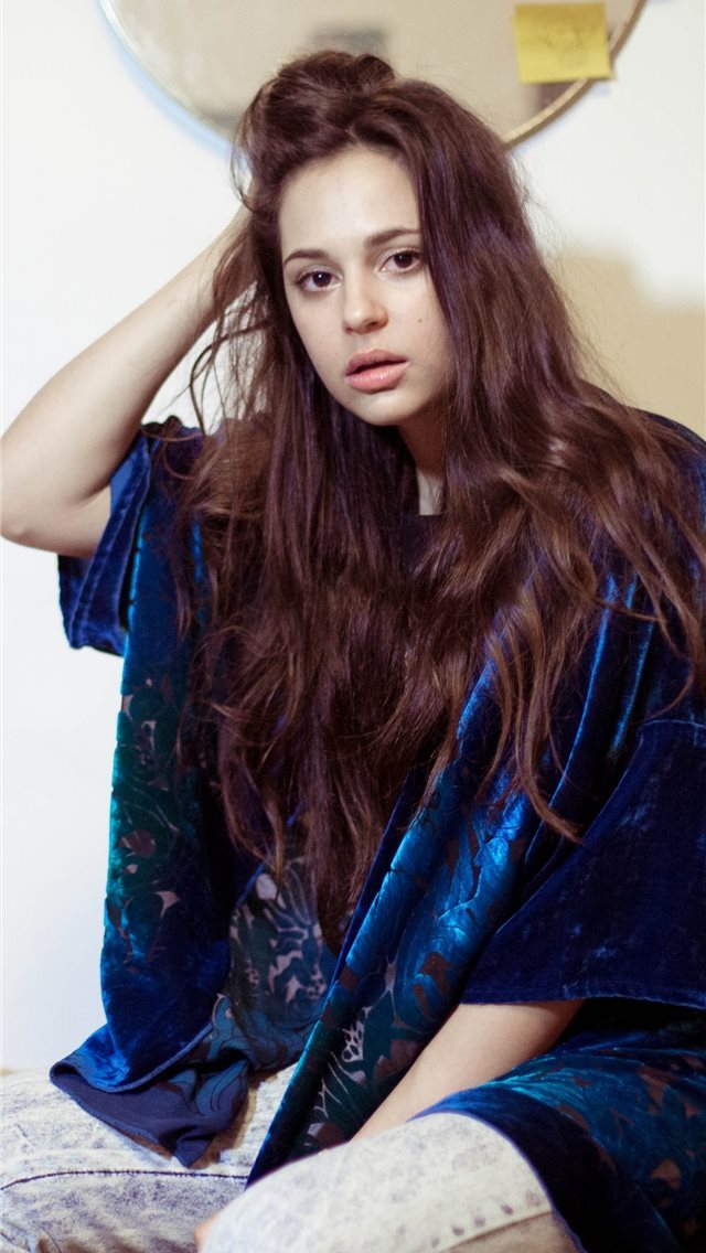 640x1136 elena parasco -  iPhone Wallpaper