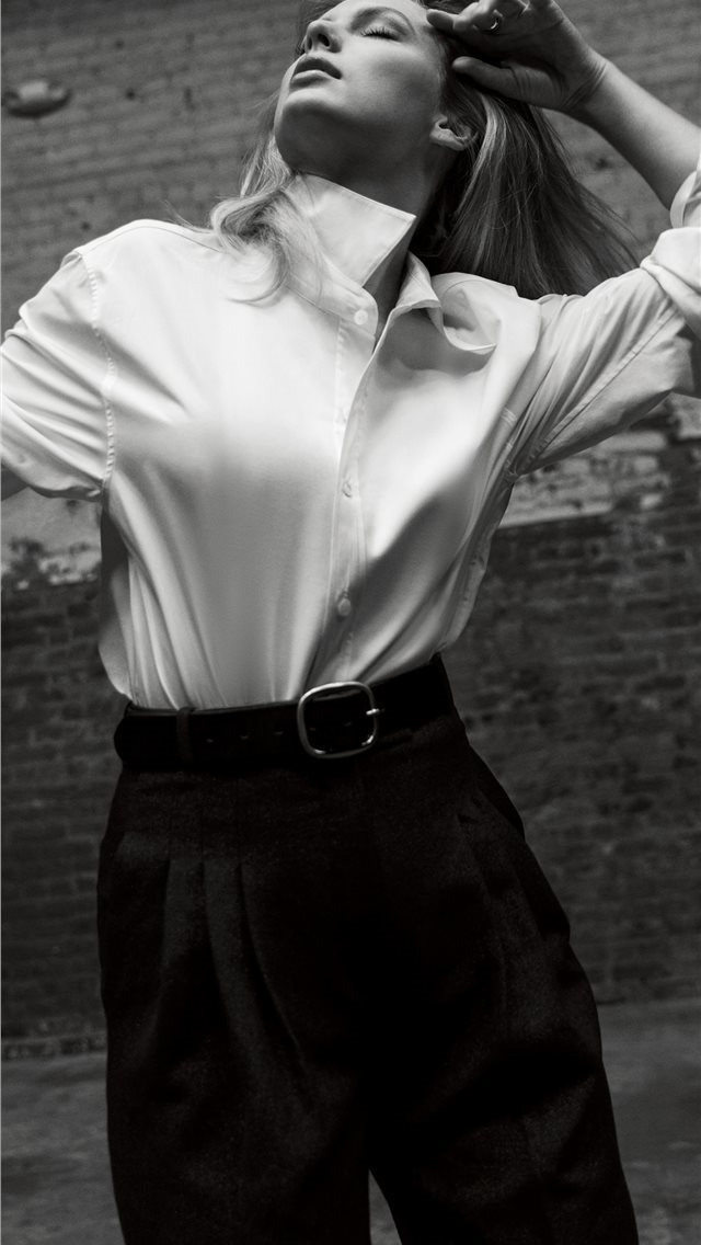 640x1136 taylor swift vogue photoshoot 4k - monochrome iPhone Wallpaper