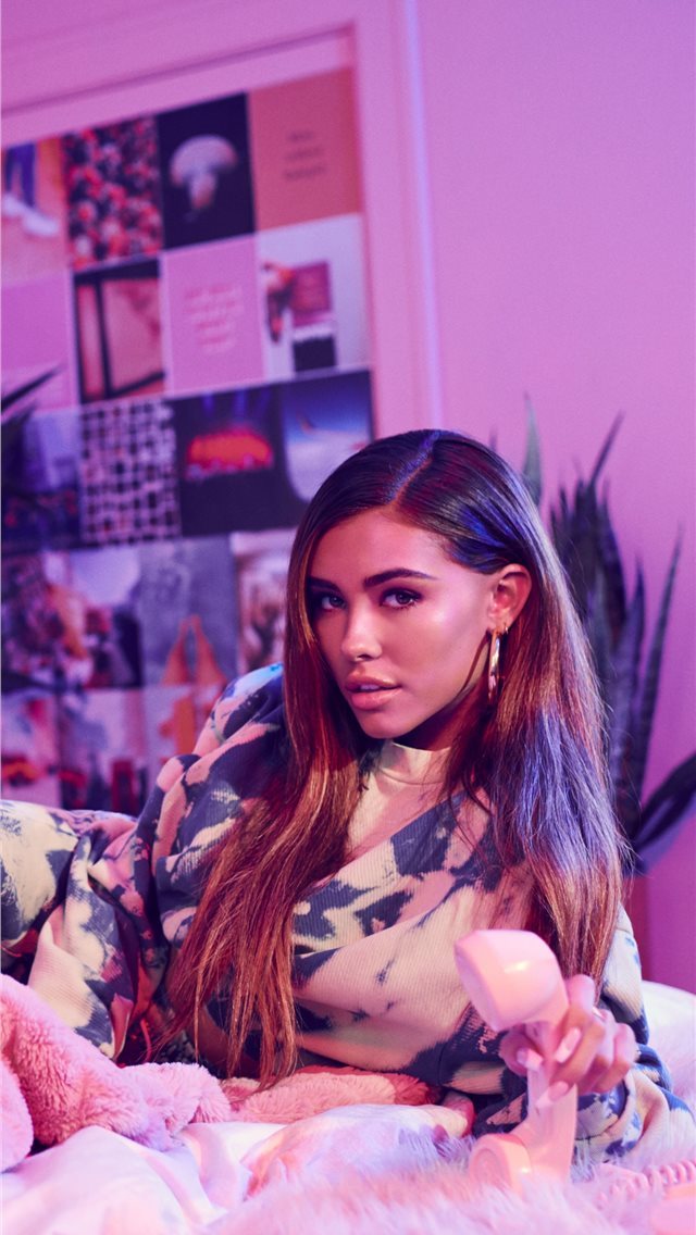 640x1136 madison beer ck 2019 - music iPhone Wallpaper