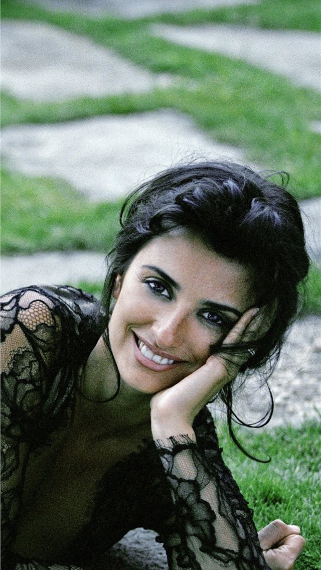 640x1136 penelope cruz 4k 2019 -  iPhone Wallpaper