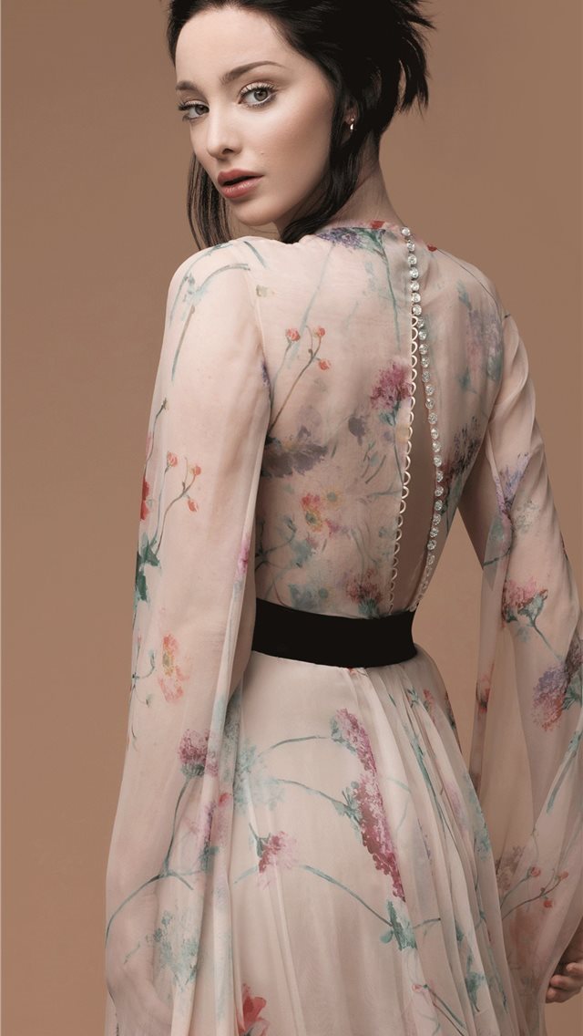 640x1136 emma dumont for grumpy magazine -  iPhone Wallpaper