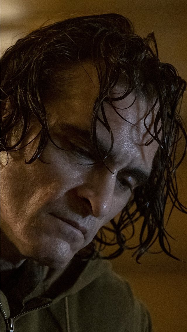 640x1136 joaquin phoenix still in joker movie 4k - 2019 movies iPhone Wallpaper