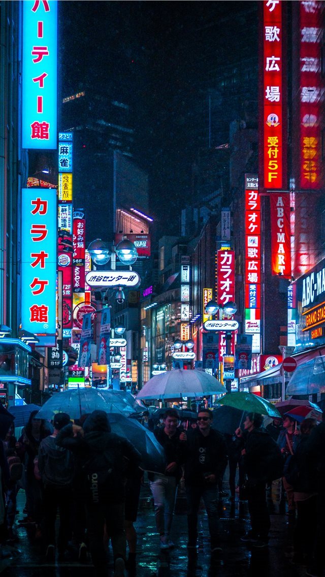 640x1136 people standing near buildings - japan iPhone Wallpaper