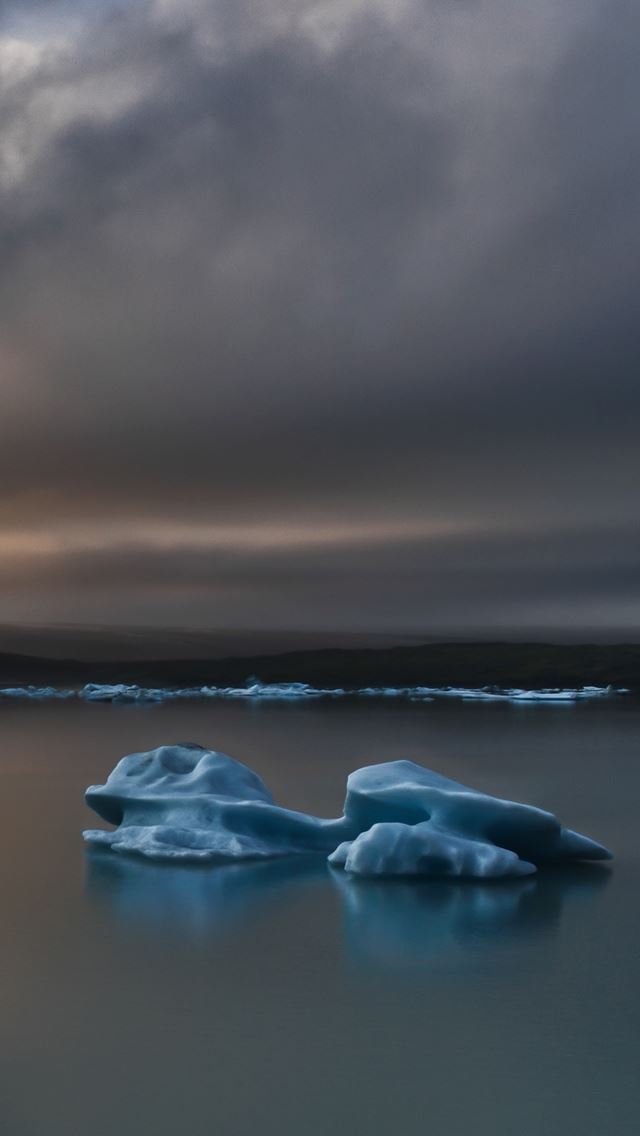 640x1136 Floating ice - sea iPhone Wallpaper