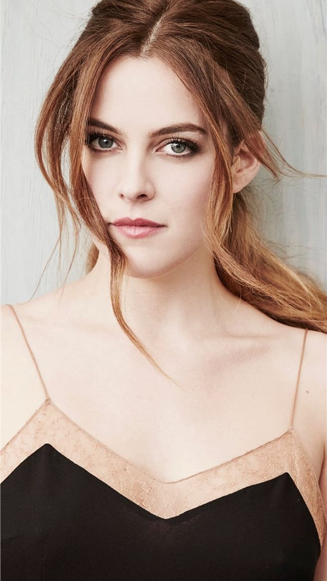 640x1136 riley keough celebrity - girls iPhone Wallpaper