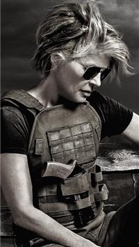 linda hamilton in terminator dark fate wallpaper
