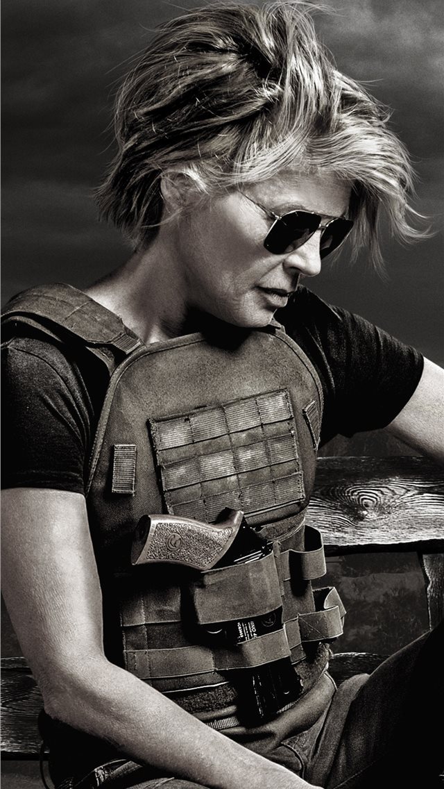 640x1136 linda hamilton in terminator dark fate - terminator dark fate iPhone Wallpaper