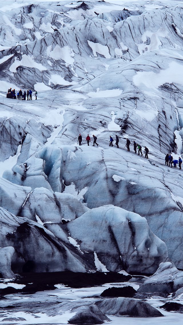 640x1136 people on snow covered mountain - iceland iPhone Wallpaper