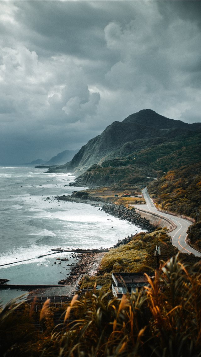 640x1136 bird's eye view photo of waves crashing on shore - nature iPhone Wallpaper