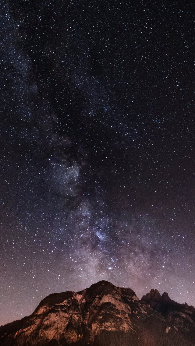 640x1136 brown and black mountain during starry night - italy iPhone Wallpaper