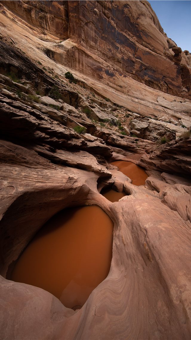 640x1136 brown rock formation - cave iPhone Wallpaper