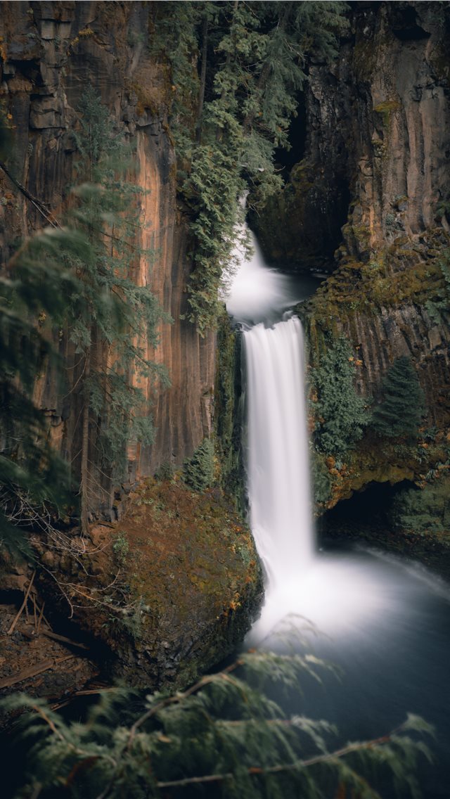 640x1136 waterfalls close up photography - grey iPhone Wallpaper