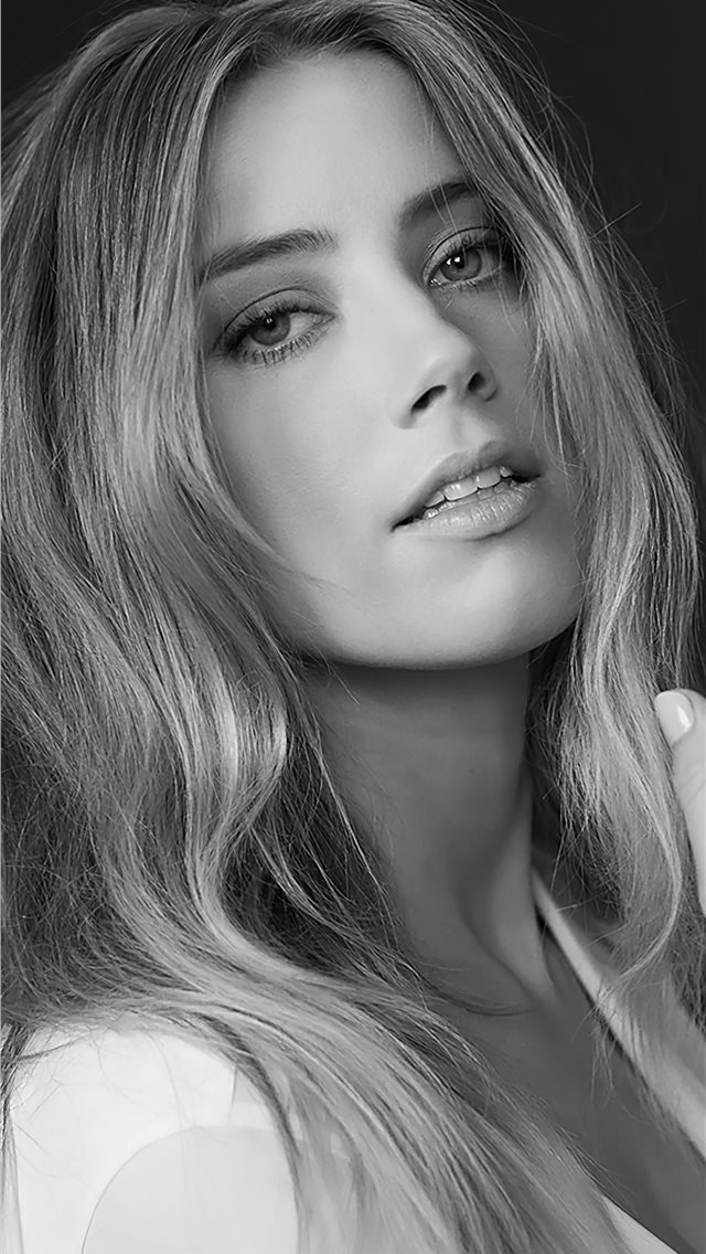 640x1136 amber heard 2020 monochrome 4k - monochrome iPhone Wallpaper