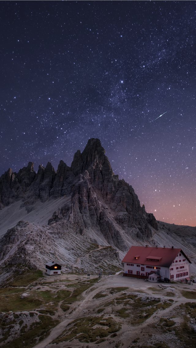 640x1136 brown and white house on snowcape mountain - house iPhone Wallpaper
