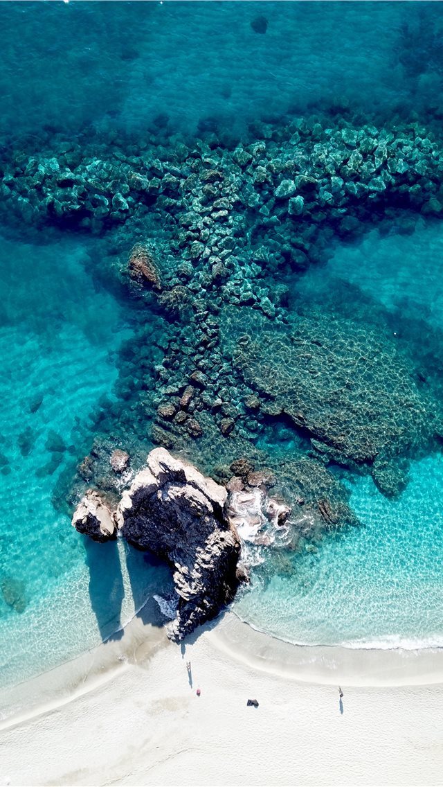 640x1136 bird's eye view photography of white sand seashore - italy iPhone Wallpaper