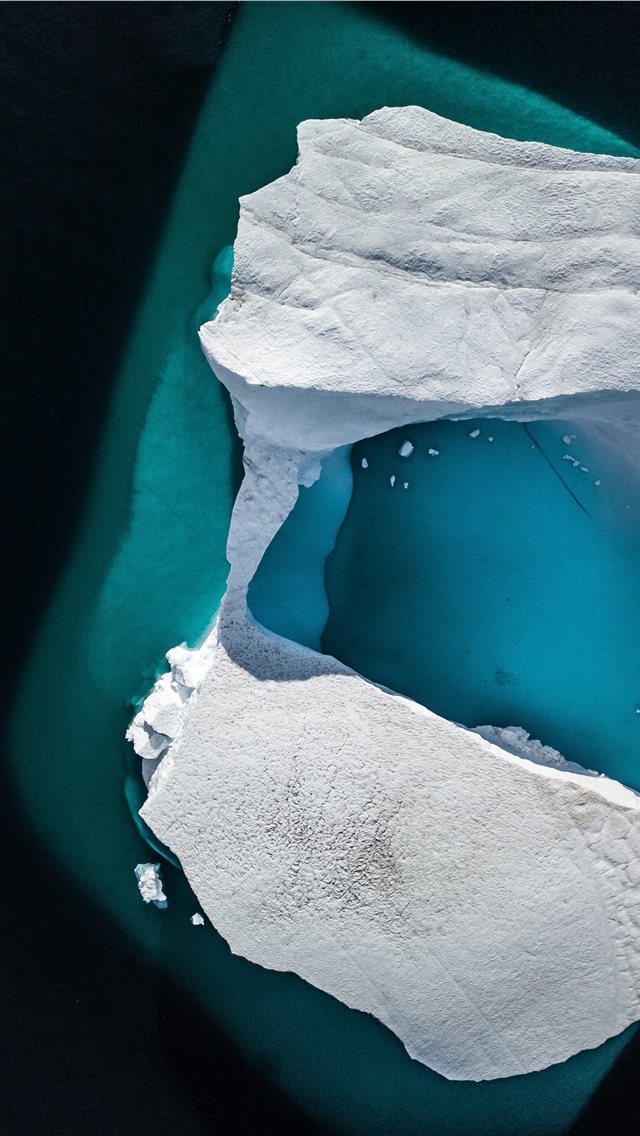 640x1136 Arctic iceberg from above - winter iPhone Wallpaper
