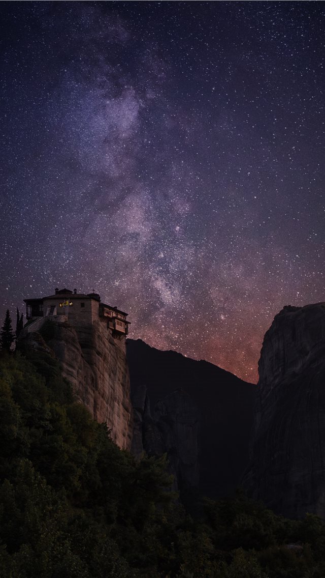 640x1136 milky way above rocks - grey iPhone Wallpaper