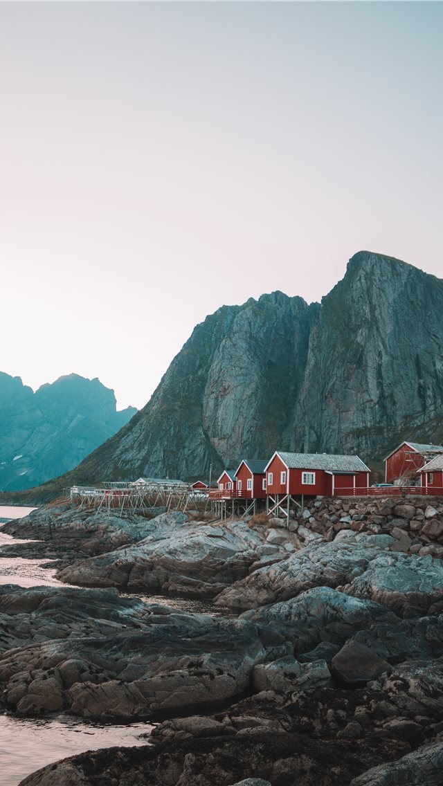 640x1136 houses beside rock mountain - house iPhone Wallpaper
