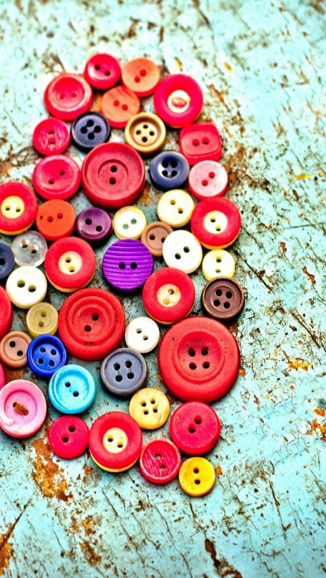 640x1136 Buttons Heart -  iPhone Wallpaper