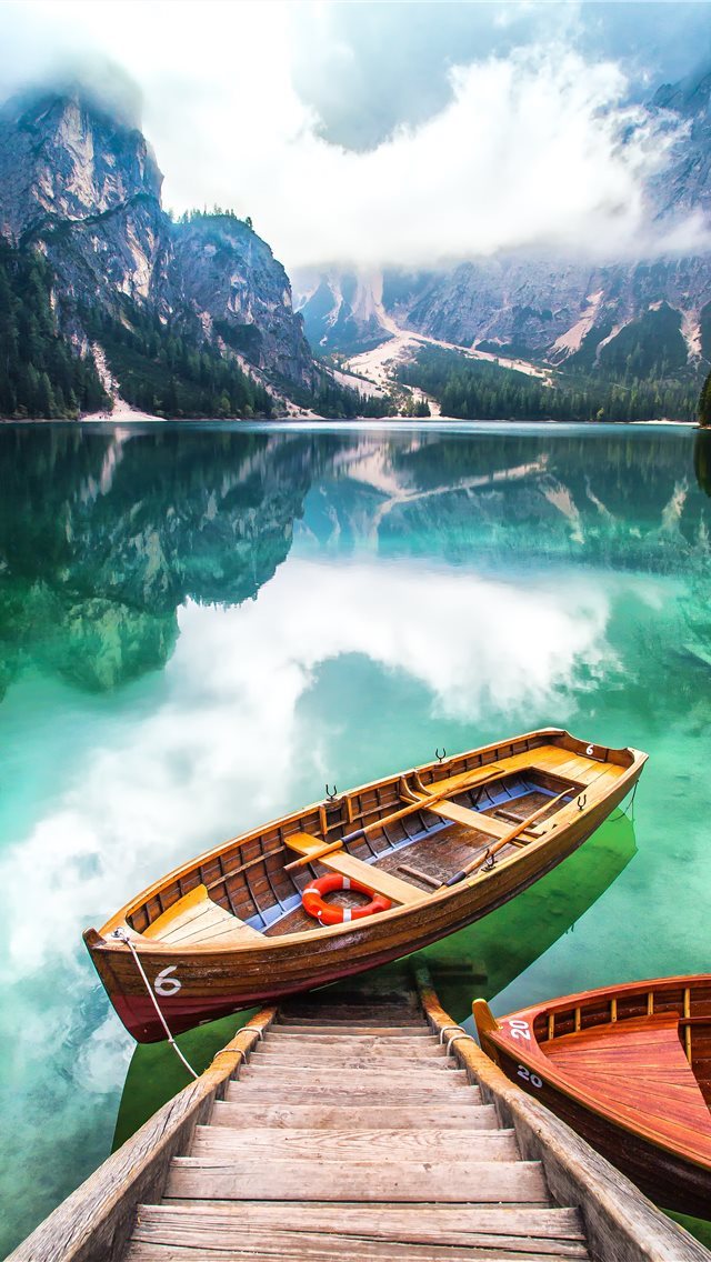 640x1136 brown gondola on body of water - cloud iPhone Wallpaper