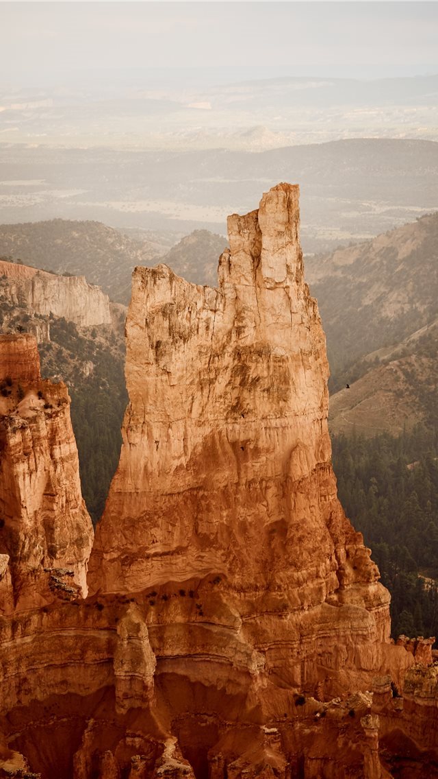 640x1136 brown mountain - bryce canyon iPhone Wallpaper