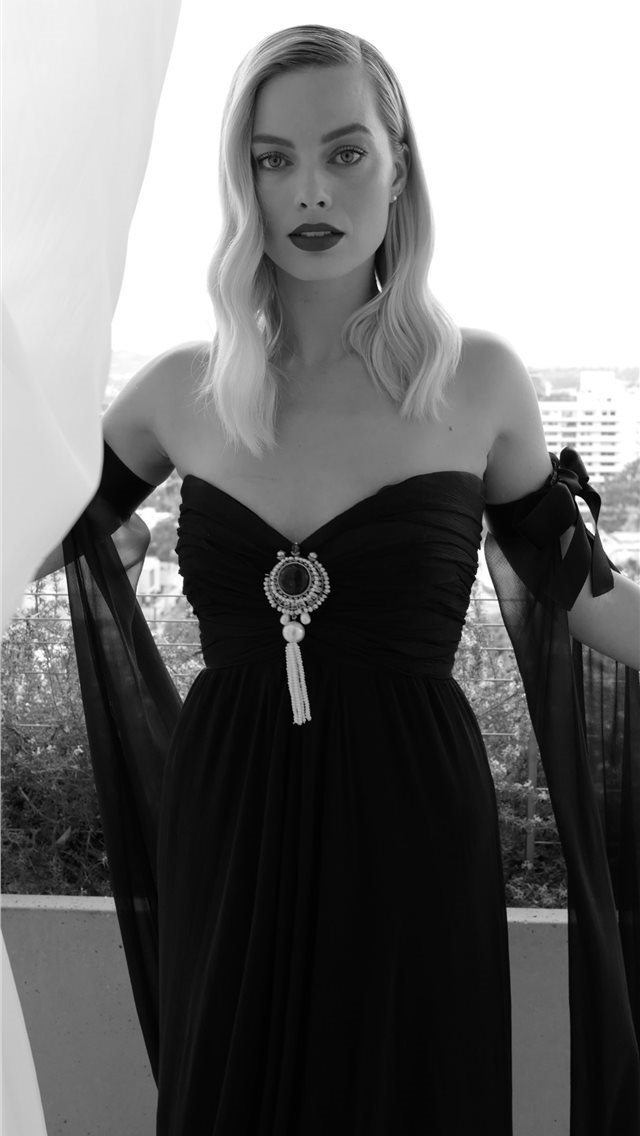 640x1136 margot robbie vogue uk oscar 4k - monochrome iPhone Wallpaper