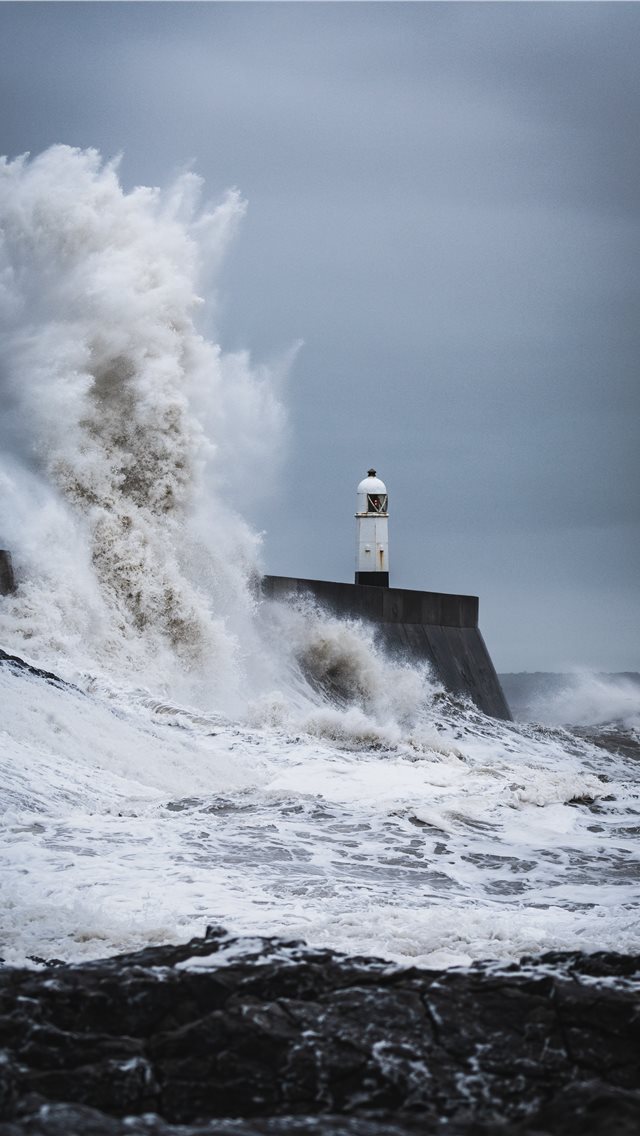 640x1136 big waves crashing on lighthouse during daytime - uk iPhone Wallpaper
