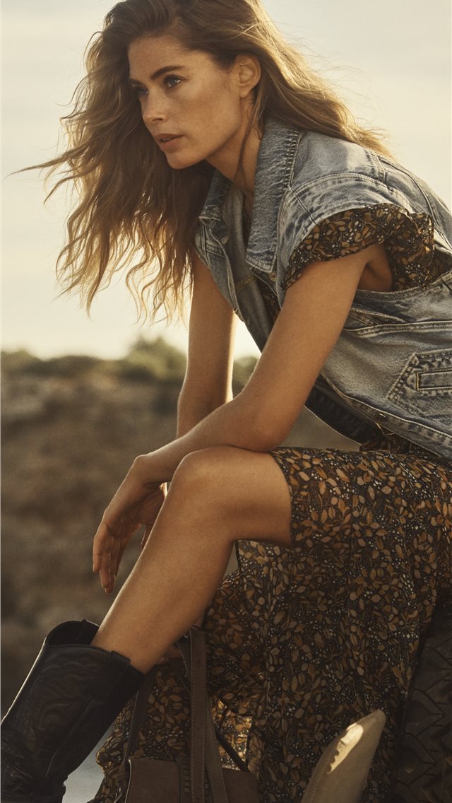 640x1136 2020 doutzen kroes -  iPhone Wallpaper
