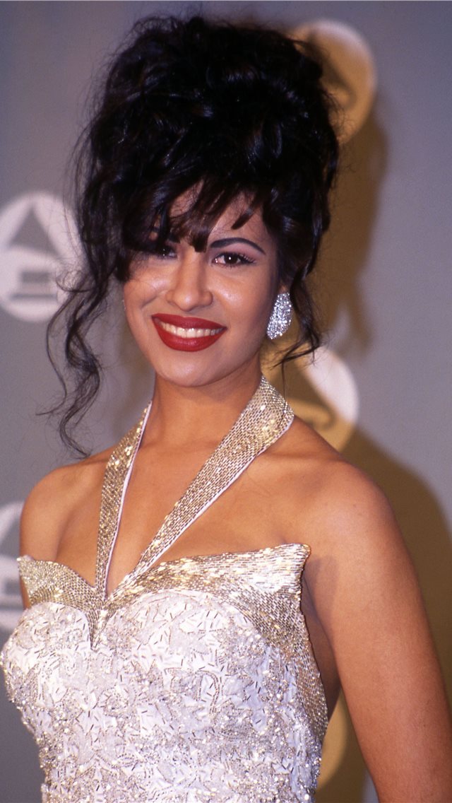 640x1136  celebrity movies tv news a41930 heres - selena quintanilla iPhone Wallpaper