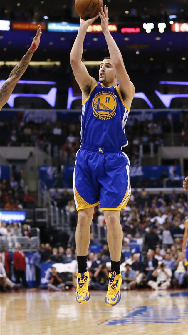 640x1136 Klay Thompson Cave - basketball celebrity iPhone Wallpaper