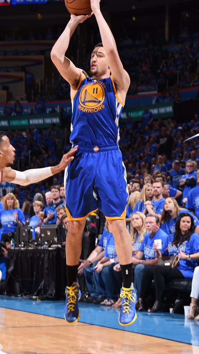 640x1136 Warriors Stay Alive After Game 6 Thriller - basketball celebrity iPhone Wallpaper